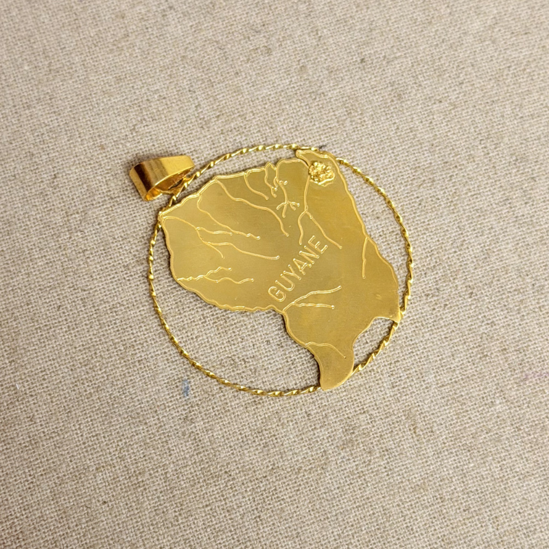pendentif carte de Guyane cerclée
