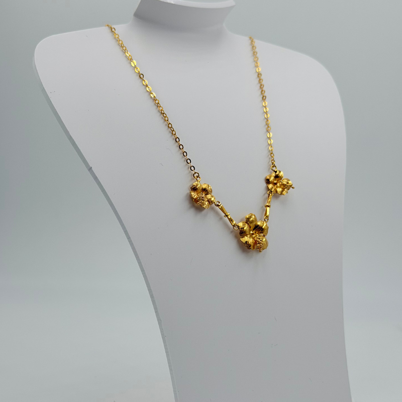 Collier 3 Hibiscus en Or 750 | Bijouterie Rigolet