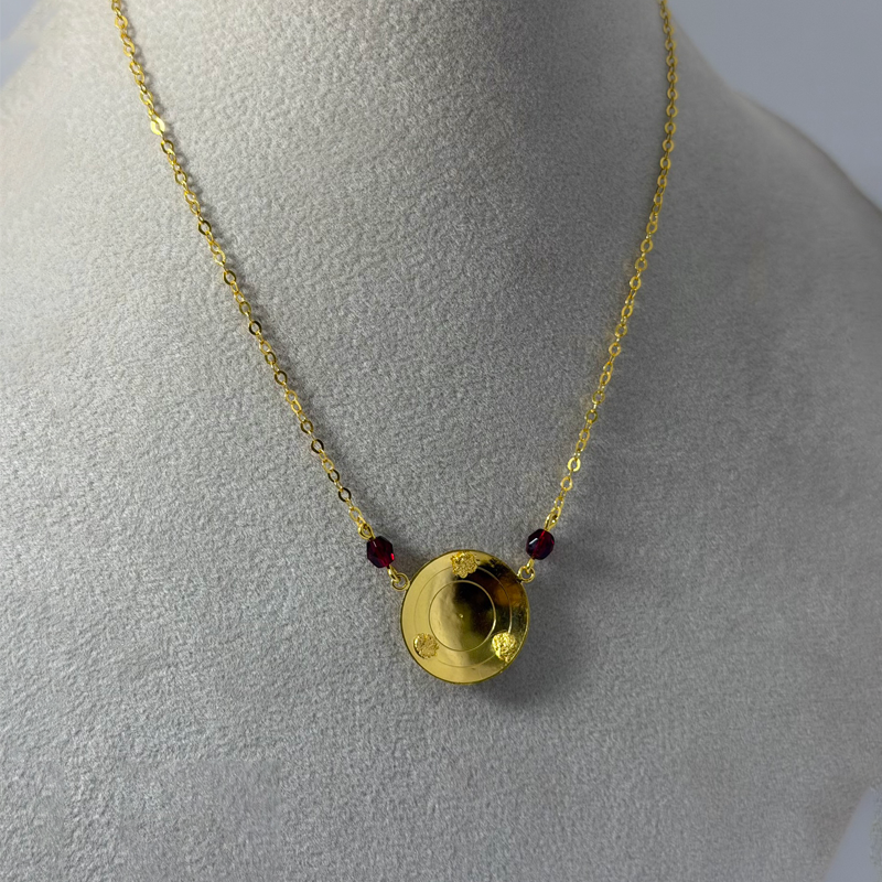 Collier 1 batée 4 petit grenat maille forcat miroir