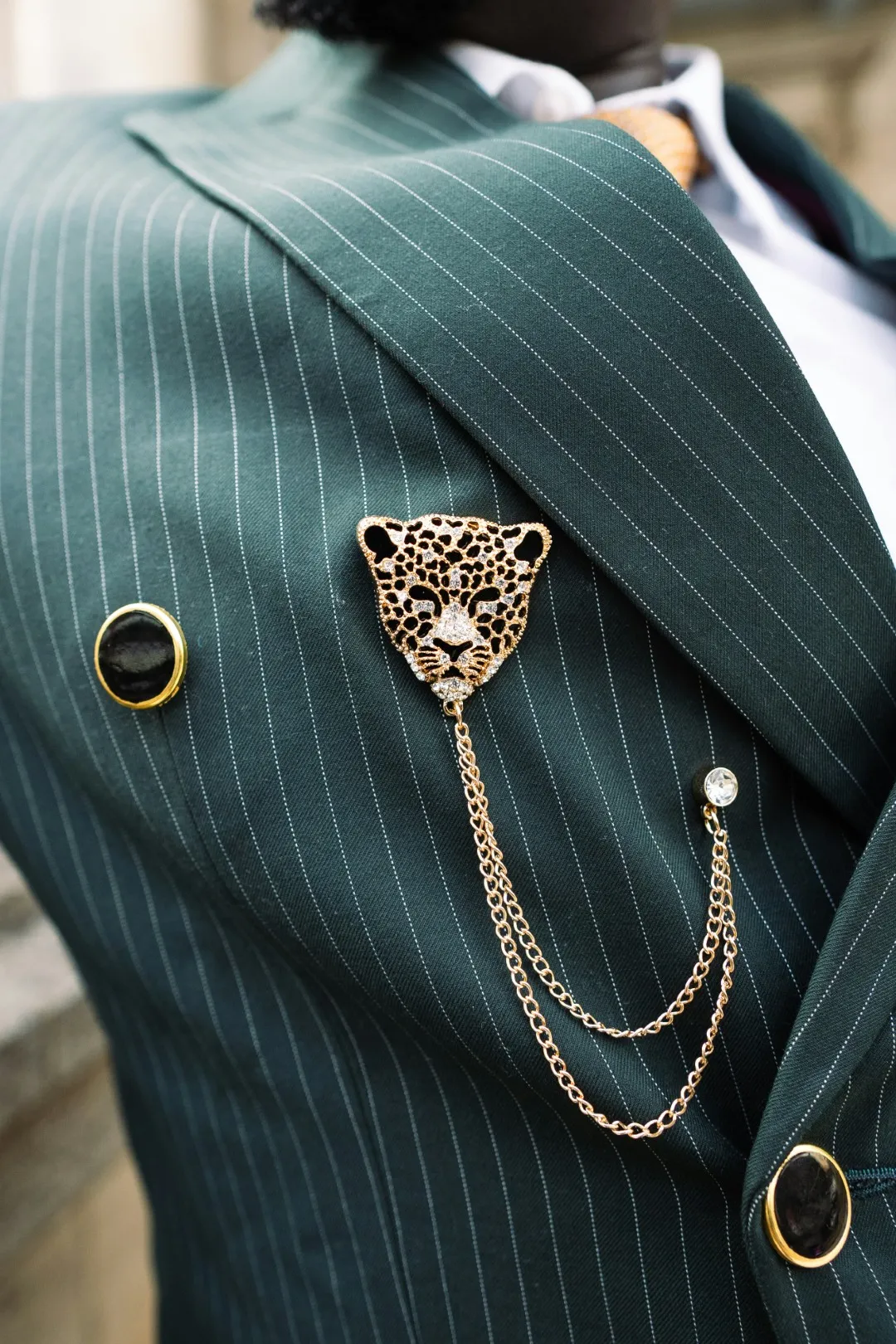 broche